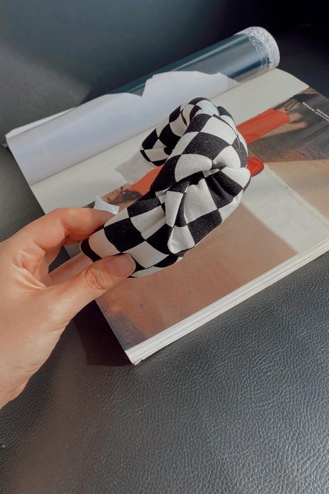 Chess Desenli Taç Siyah