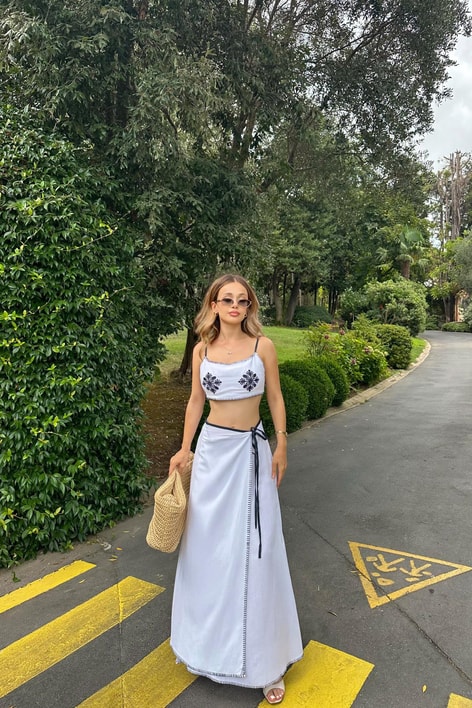 Nakışlı Alaçatı Takım Beyaz