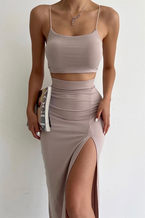 Yırtmaç Detay Etekli Takım Taş