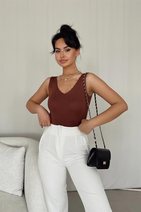Tırtık Yakalı Basic Top Kahve