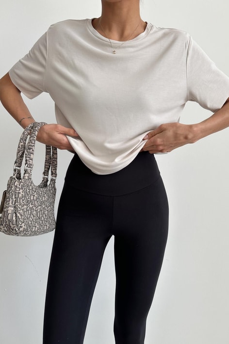 Oval Kesim Basıc Tshırt Taş