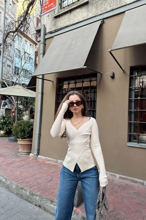 Çapraz Yaka Triko Bluz Bej