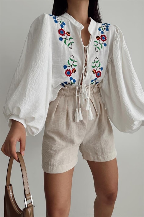 Çiçek İşlemeli Balon Kol Keten Bluz Beyaz