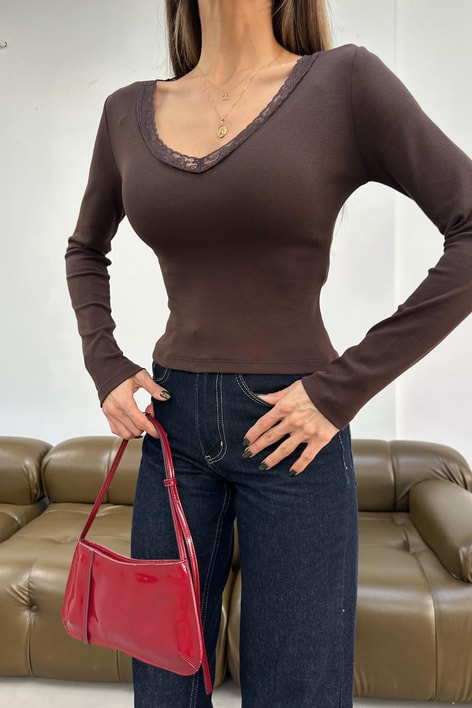 Dantel Yaka Detay Bluz Kahve