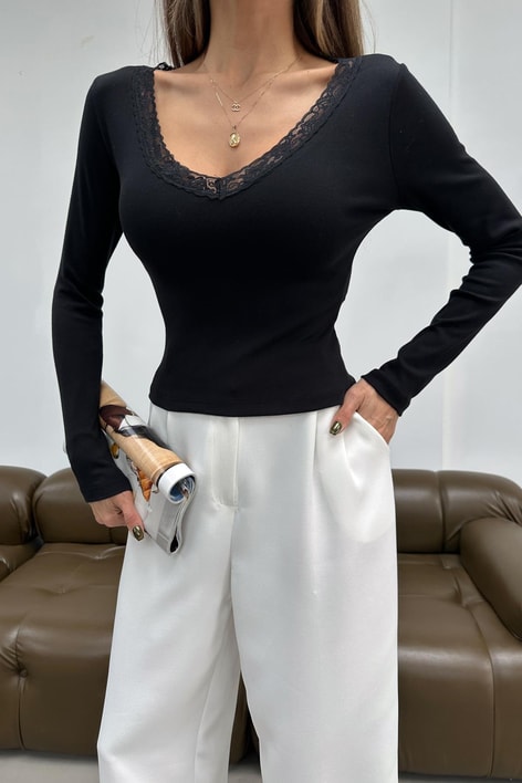 Dantel Yaka Detay Bluz Siyah