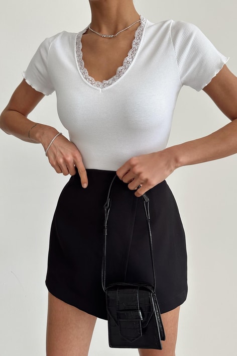 Dantel Yaka Kısa Kol Crop Beyaz