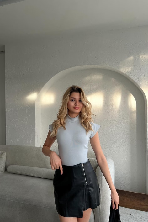 Dik Yaka Kısa Kollu Bluz Gri