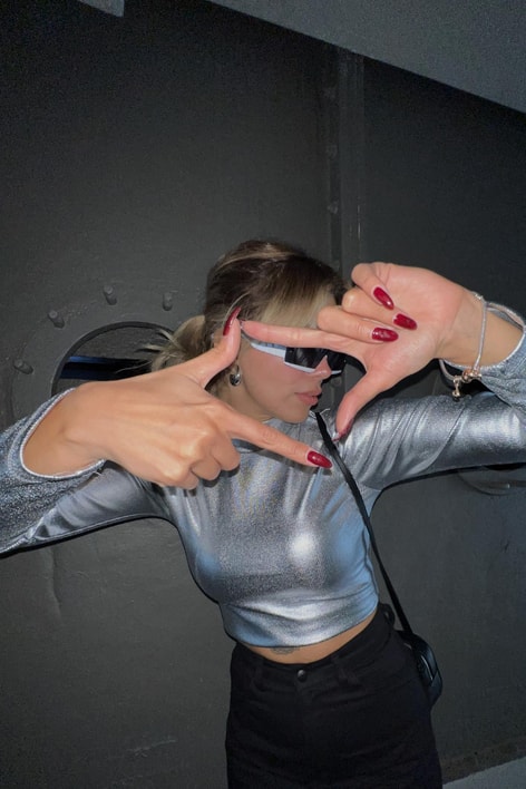 Dik Yaka Varaklı Bluz Gümüş