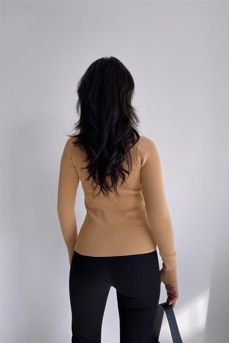Kalp Yaka Triko Bluz Camel