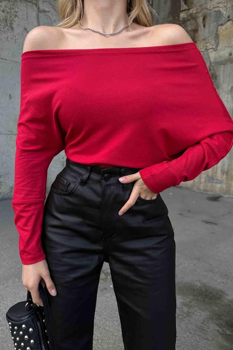 Kayık Yaka Asimetrik Bluz Kırmızı