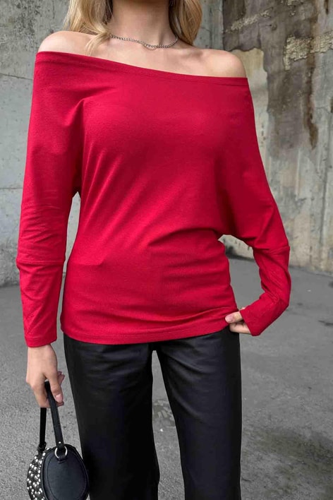 Kayık Yaka Asimetrik Bluz Kırmızı