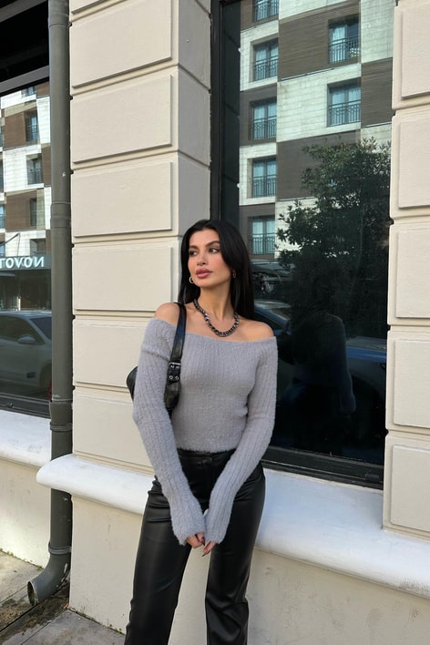 Kayık Yaka Yumoş Bluz Gri