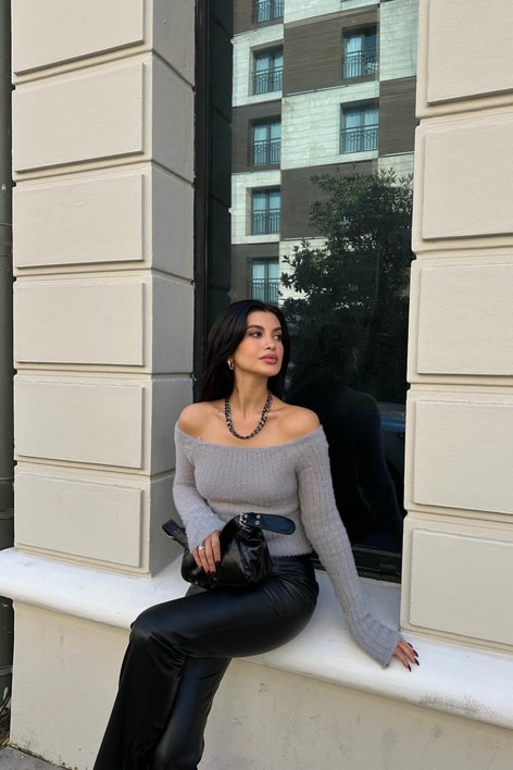 Kayık Yaka Yumoş Bluz Gri