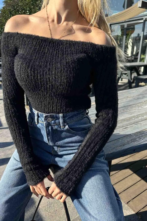 Kayık Yaka Yumoş Bluz Siyah