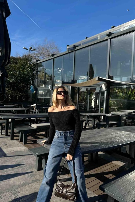 Kayık Yaka Yumoş Bluz Siyah