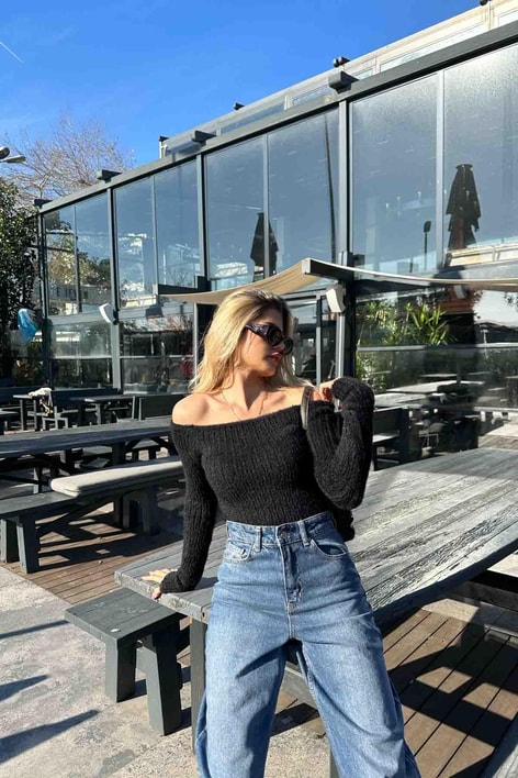 Kayık Yaka Yumoş Bluz Siyah