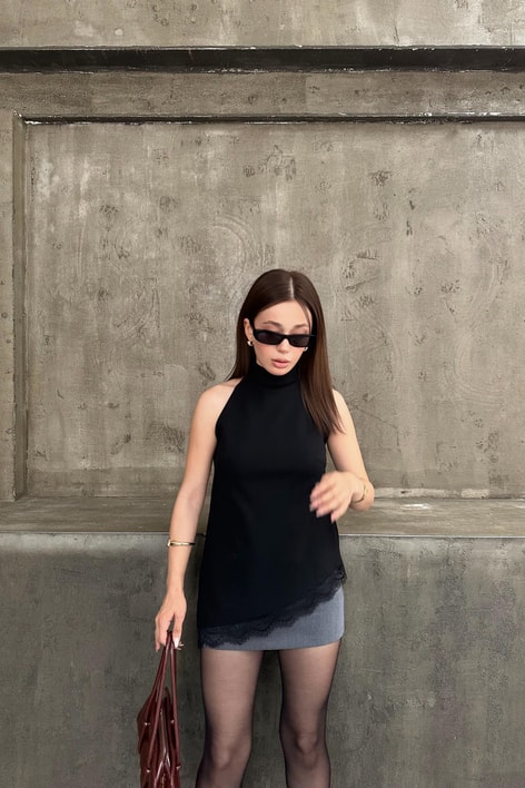 Scuba Asimetrik Dantel Detay Bluz Siyah