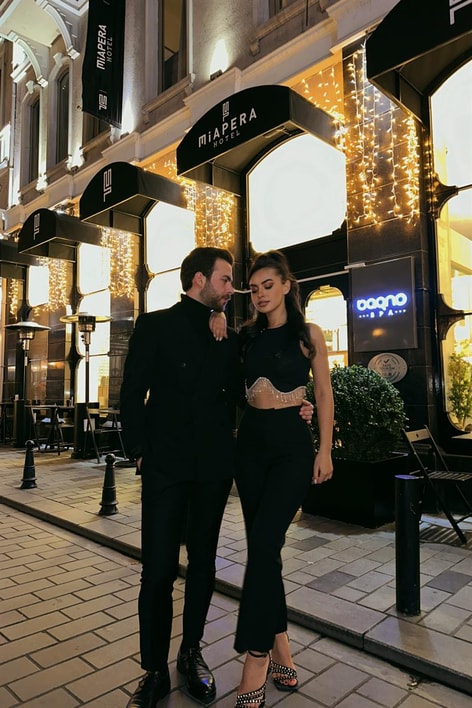 Tek Kol Taşlı Bluz Siyah
