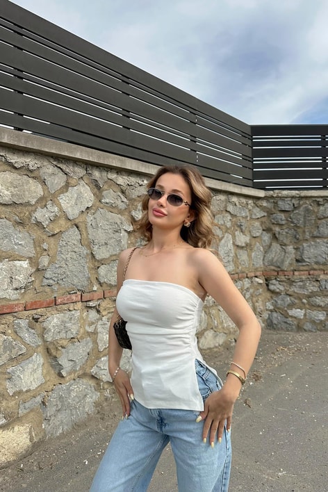 Tek Yırtmaçlı Bluz Beyaz