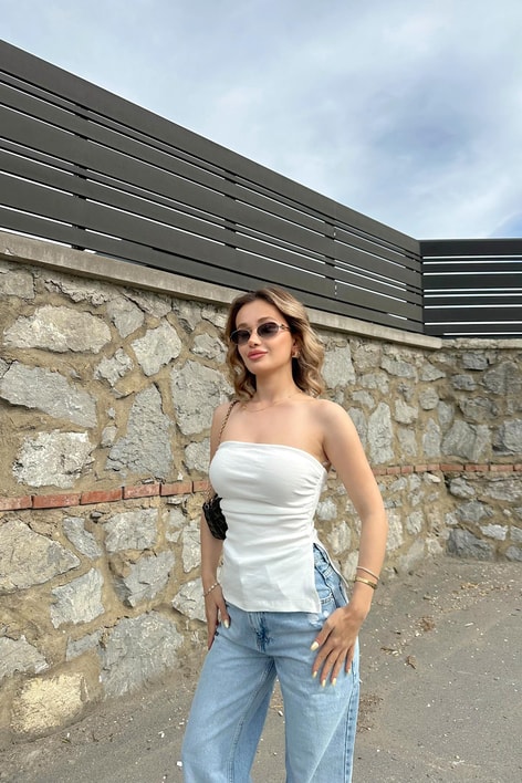 Tek Yırtmaçlı Bluz Beyaz