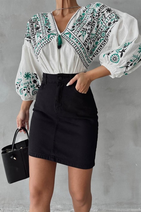 V Yaka Etnik İşlemeli Bluz Beyaz