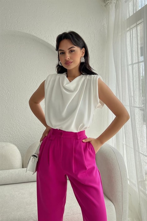 Vatkalı Sıfır Kol Bluz Beyaz