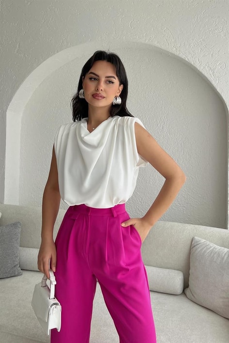 Vatkalı Sıfır Kol Bluz Beyaz