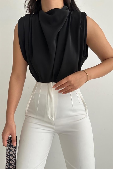 Vatkalı Sıfır Kol Bluz Siyah