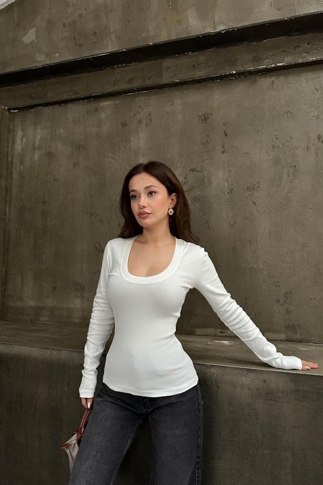 Yuvarlak Dikiş Yaka Bluz Beyaz