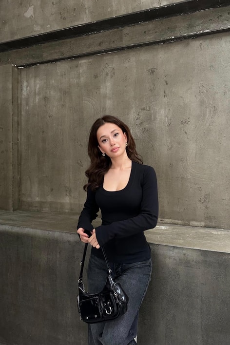 Yuvarlak Dikiş Yaka Bluz Siyah