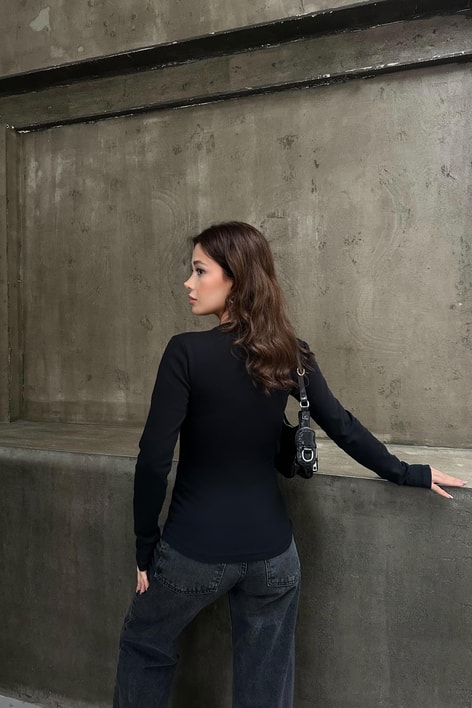 Yuvarlak Dikiş Yaka Bluz Siyah