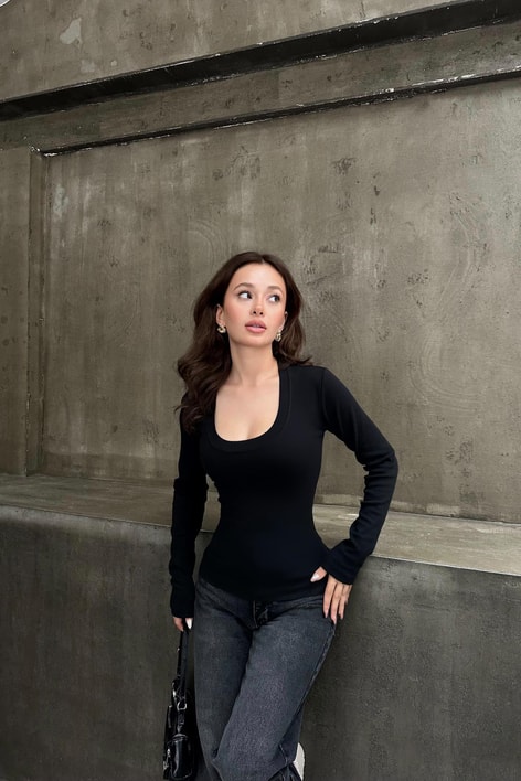 Yuvarlak Dikiş Yaka Bluz Siyah