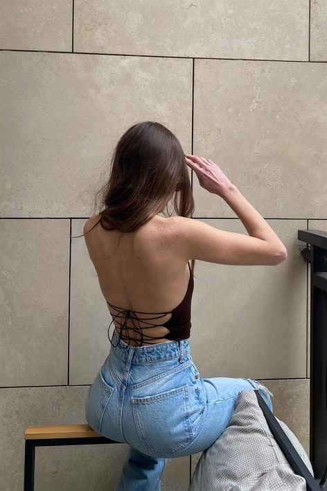 Çapraz Sırt Dekolteli Bodysuit Koyu Kahve