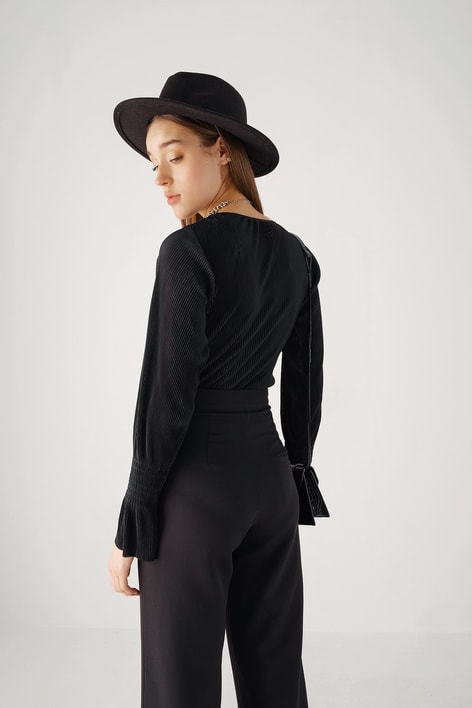 Volan Kol Piliseli Bodysuit Siyah