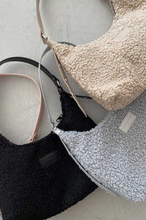 Tüylü Kol Çantası Gri