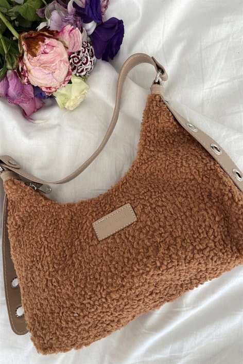 Tüylü Kol Çantası Kahverengi