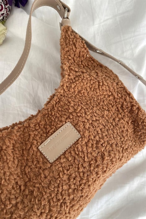 Tüylü Kol Çantası Kahverengi