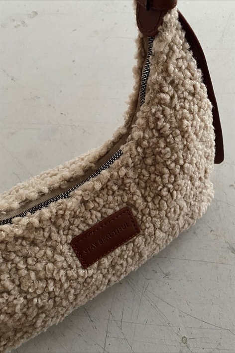 Tüylü Kol Çantası Taba-Vizon