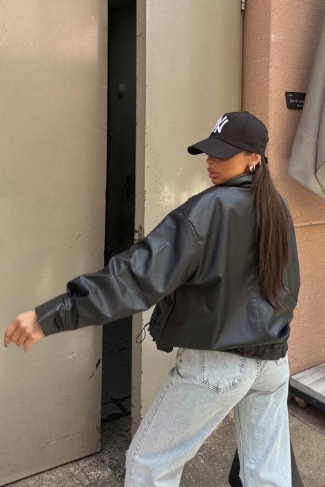 Cep Detay Deri Ceket Siyah