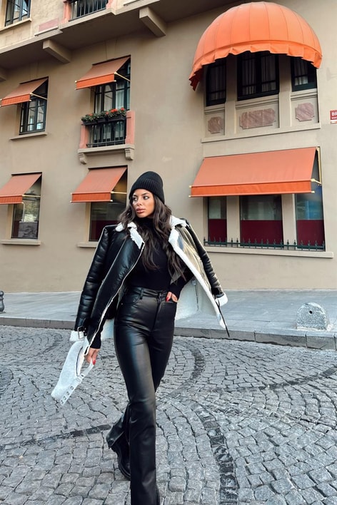 İçi Kürklü Kemer Detay Deri Ceket Siyah