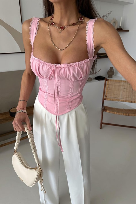 Helen Büstiyer Pembe
