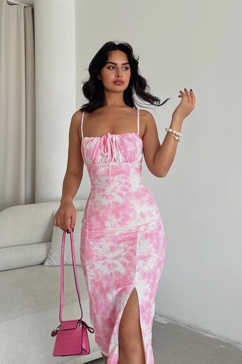 Askılı Çıtır Yırtmaçlı Elbise Fuşya