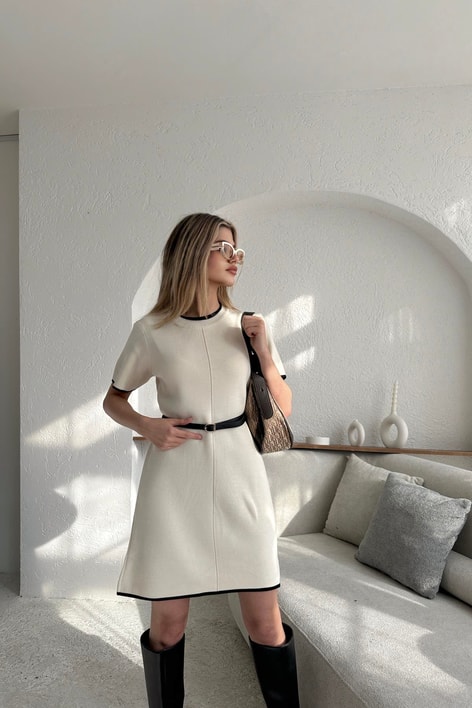 Biyeli Çelik Örme Triko Elbise Krem