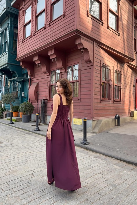 Büzgü Göğüs Detaylı Midi Elbise Mürdüm