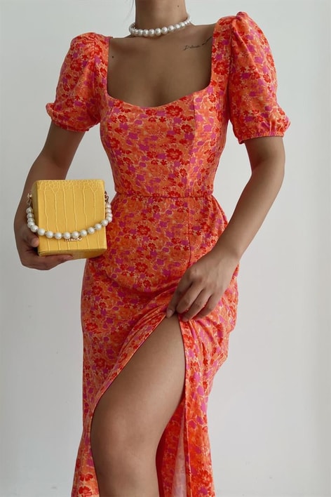 Çiçek Desenli Sırt Dekolteli Elbise Oranj