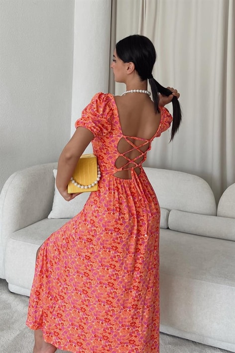 Çiçek Desenli Sırt Dekolteli Elbise Oranj