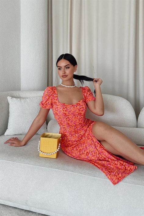 Çiçek Desenli Sırt Dekolteli Elbise Oranj