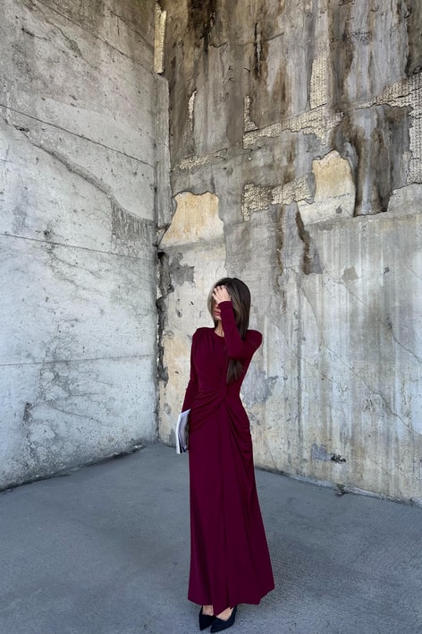Drapeli Yırtmaçlı Elbise Bordo