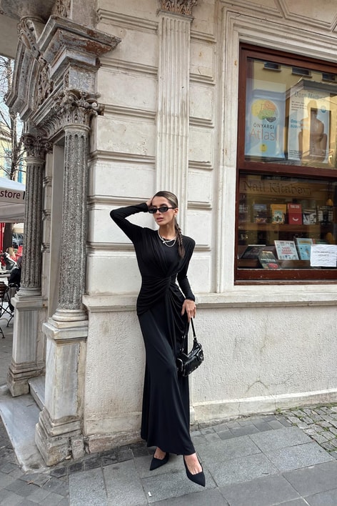 Drapeli Yırtmaçlı Elbise Siyah