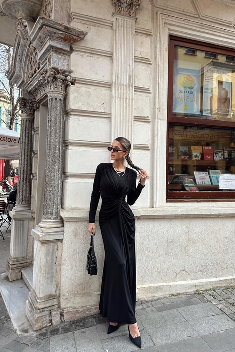 Drapeli Yırtmaçlı Elbise Siyah